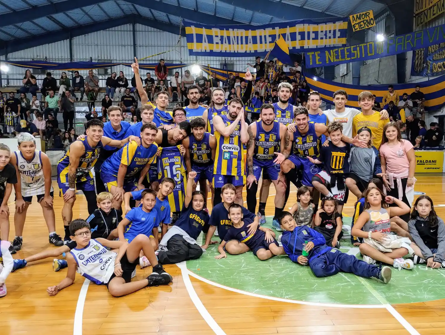 Una victoria más para estirar el invicto de local y asegurarse el "2" y la localía en octavos. Foto: Fabián Gallego.