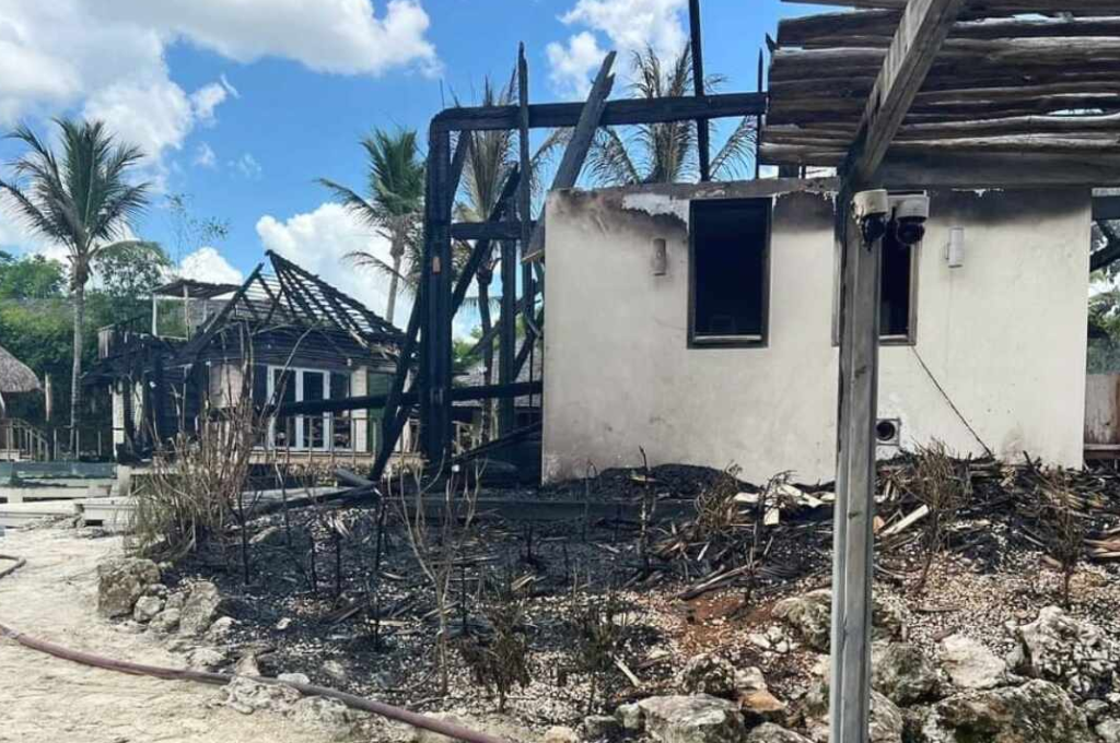 El siniestro se inició en el lado izquierdo de la propiedad.