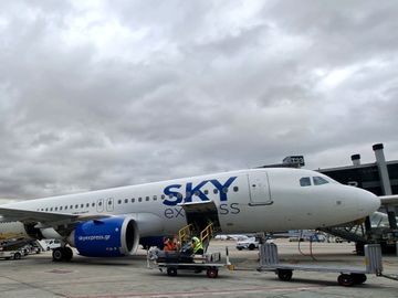 Más vuelos entre España y Grecia: Sky Express inauguró sus vuelos entre Atenas y Madrid