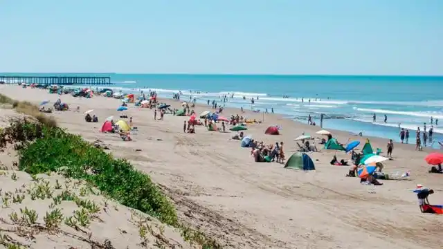 Nene de dos años murió cuando jugaba en la playa y lo atropelló una camioneta