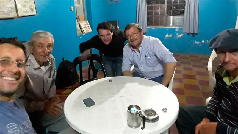 Tras una discusión, el Intendente de Viale recibió un rebencazo