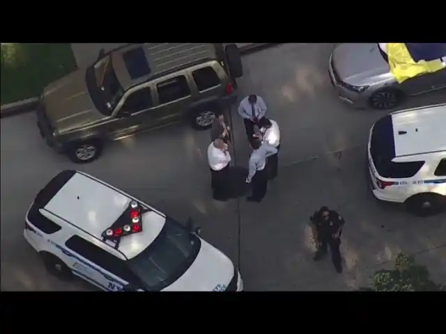 Nueva York: gemelos mueren tras ser olvidados por su padre en el auto