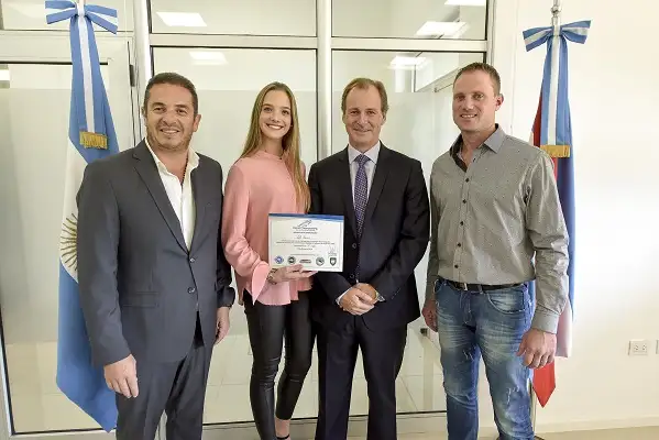 Reconocen a entrerriana campeona del mundo en Taekwondo