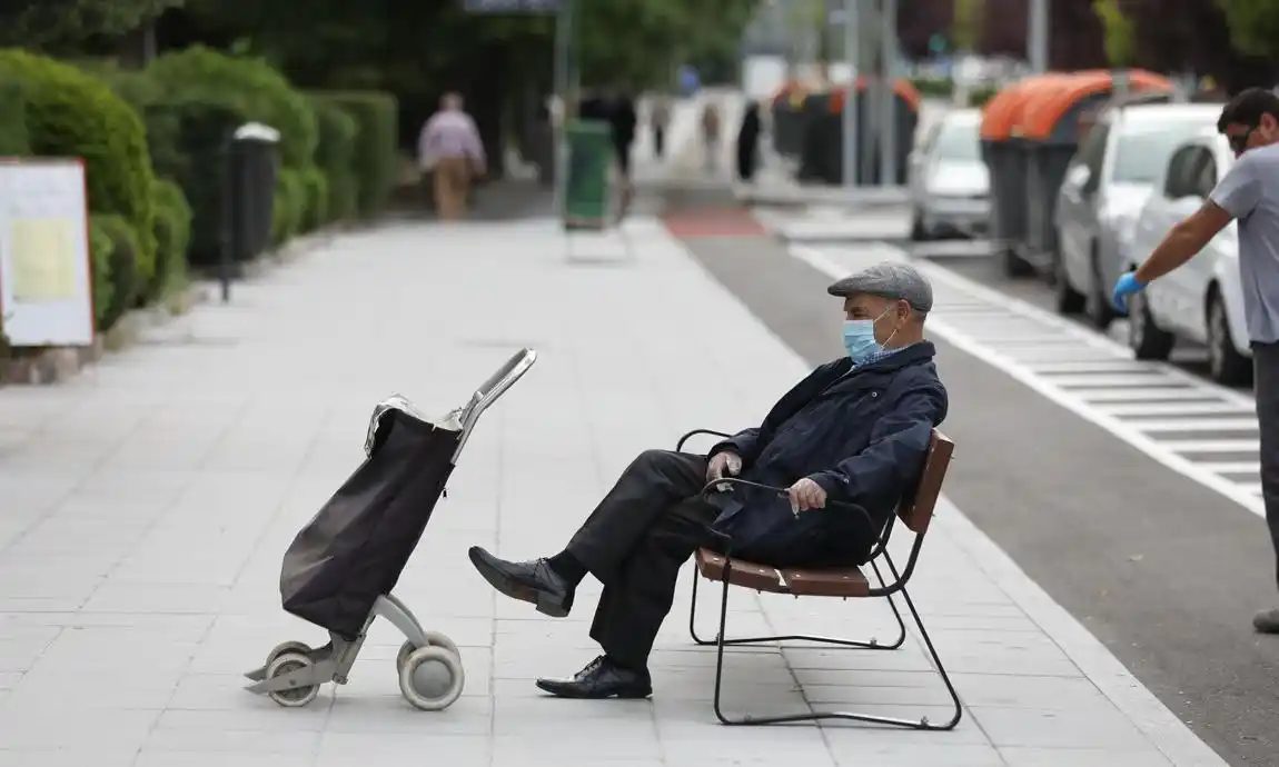 El gobierno británico vuelve obligatorias las mascarillas en espacio cerrados