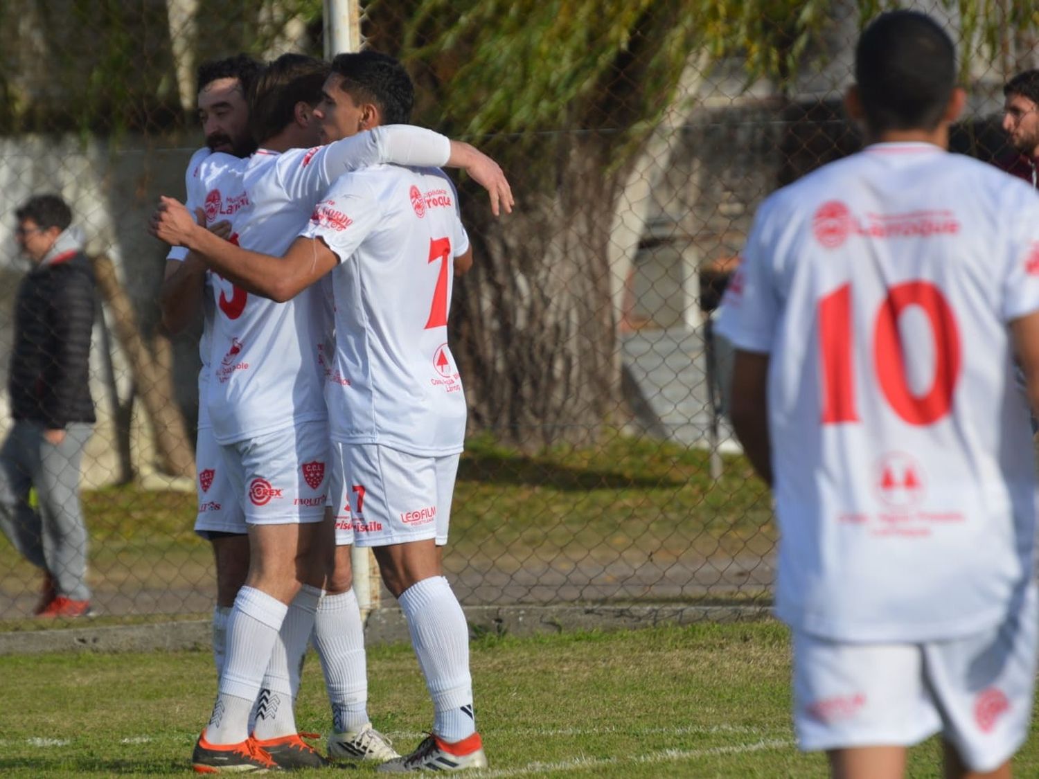 Central Larroque le ganó a Black River y se mantiene como único puntero del Torneo Apertura