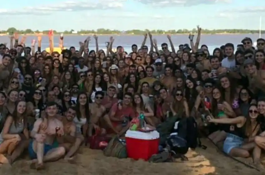 Estudiantes de medicina celebraron la tradicional bajada en La Florida sin medidas sanitarias y se armó la polémica