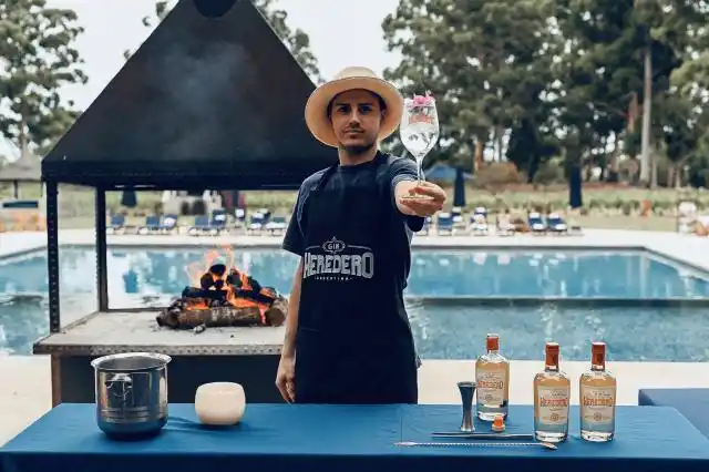 Gin Heredero, un gin de único de piel de mandarina y de origen entrerriano.
