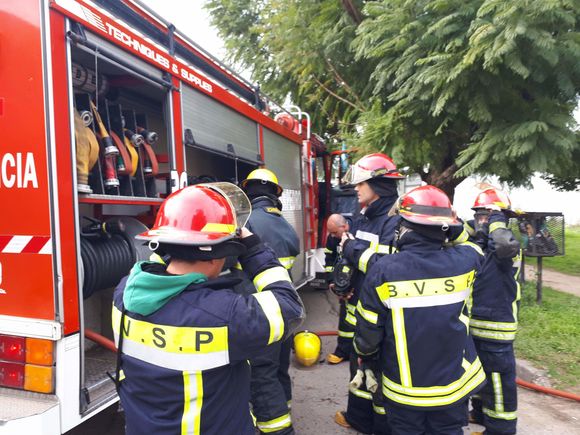Enero intenso para los Bomberos: ola de calor y récord de incendios de pastizales y rescates