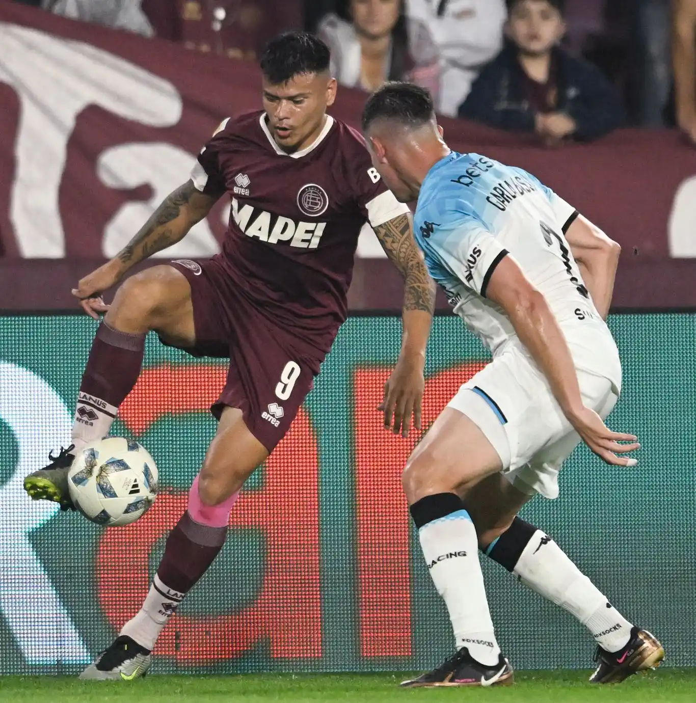 Bou, figura de Lanús.