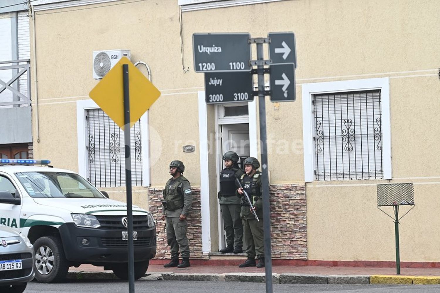 Cibercrimen en Santa Fe: allanamientos simultáneos de Gendarmería en Rosario, Córdoba y la capital provincial