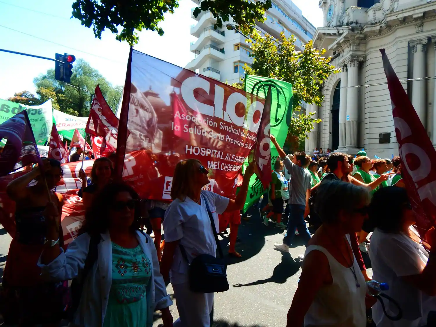 Los médicos bonaerenses irán a la Justicia contra la restitución de Ganancias