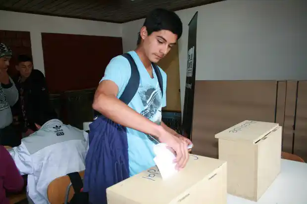 Secretaría de Juventud informa a los jóvenes sobre el voto a los 16