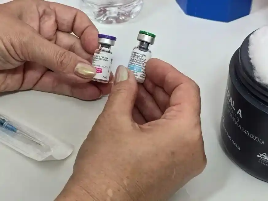 Las farmacias comenzaron a recibir nuevas dosis de la vacuna.
