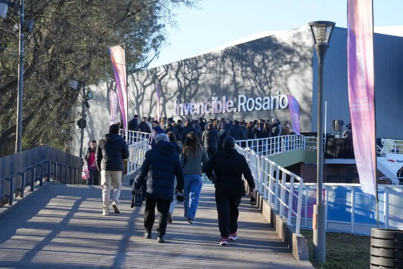 El estadio Invencible Rosario abrió sus puertas con la Copa Santa Fe de vóley masculino - 2