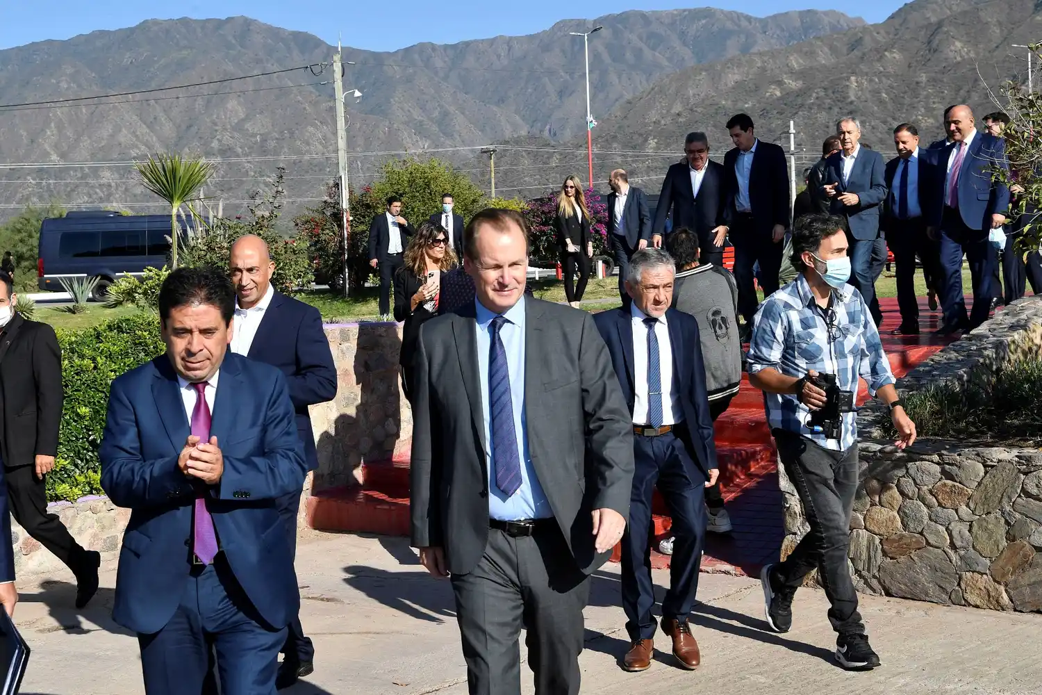 Bordet propone una plataforma portuaria integrada con Chile