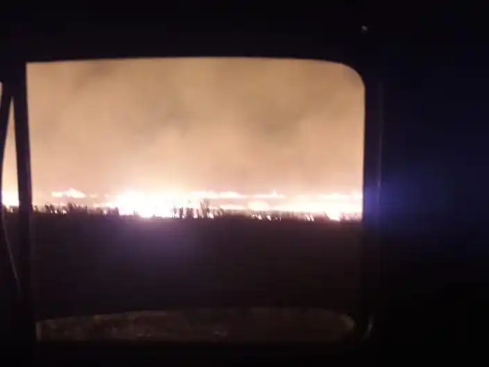 Noche de terror en Lobería: tormenta de viento provocó voladura de techos, postes caídos y más de 125 hectáreas quemadas