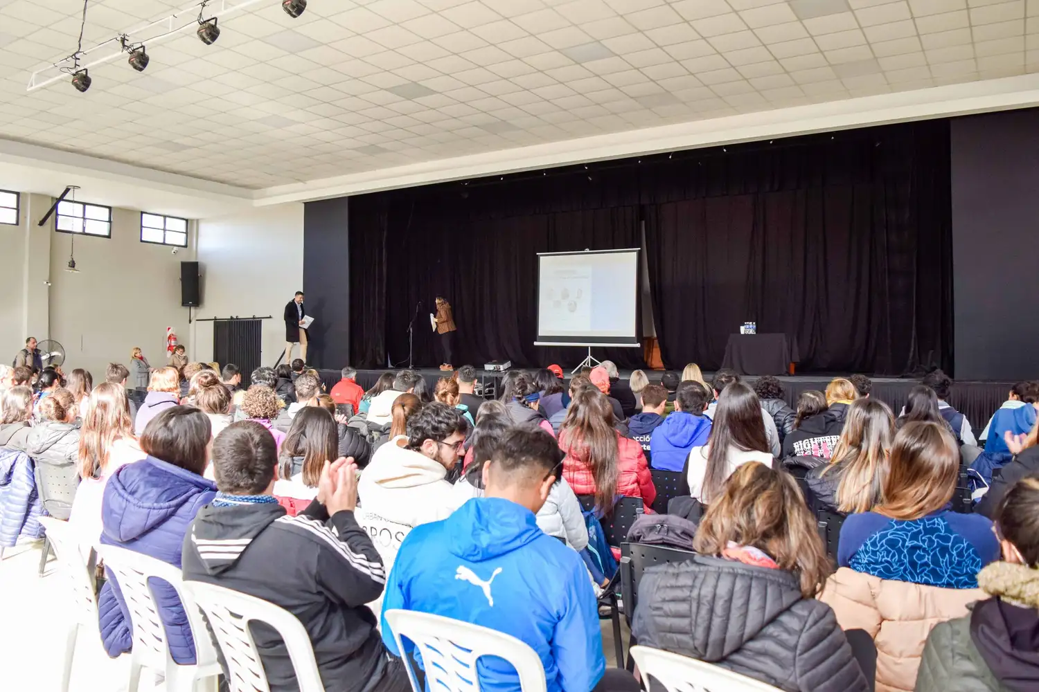 El congreso contó con una numerosa participación.