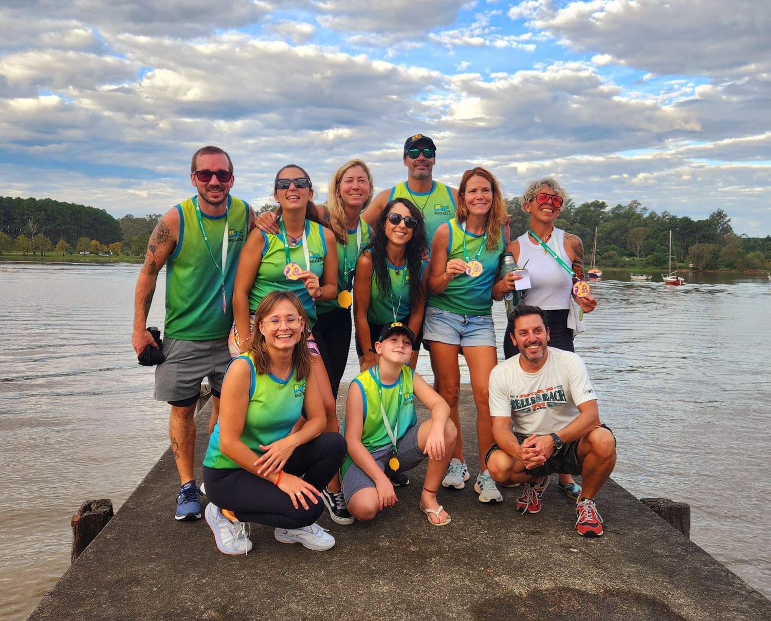 El plantel de Regatas que corrió en Salto, Uruguay.