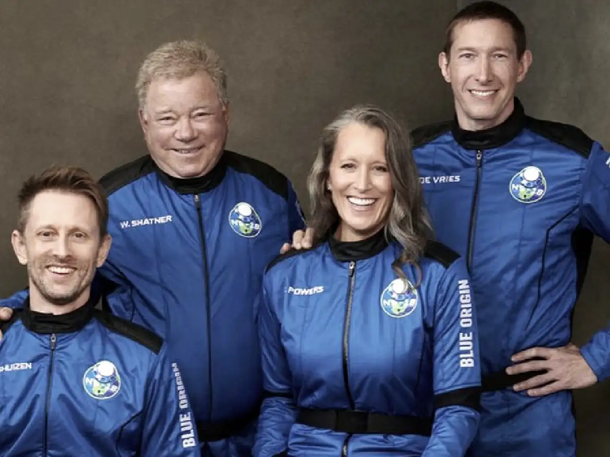 El actor de "Viaje a las Estrellas" hizo turismo espacial de la mano de Jeff Bezos