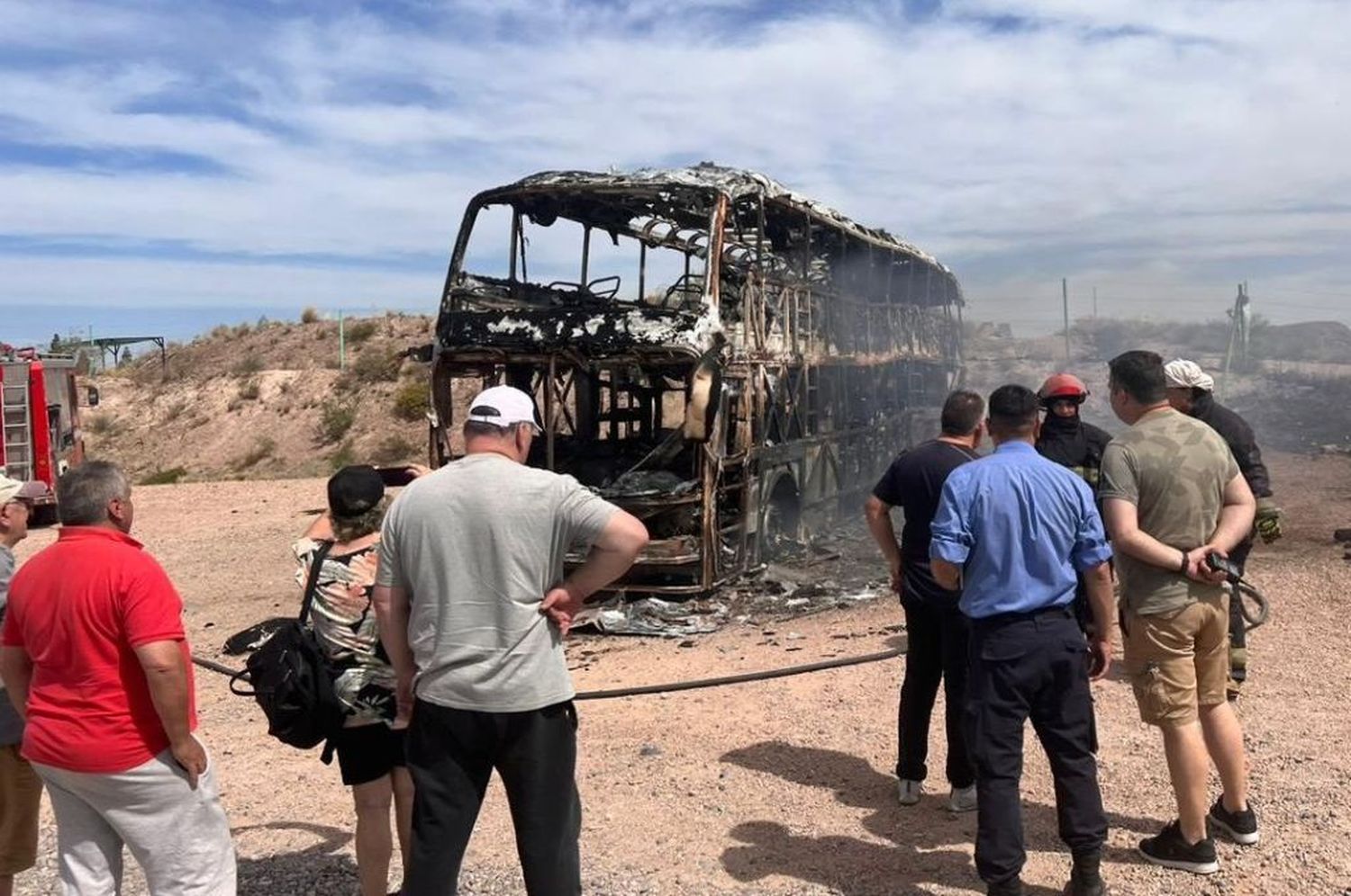 San Rafael: se incendió un ómnibus que trasladaba a turistas