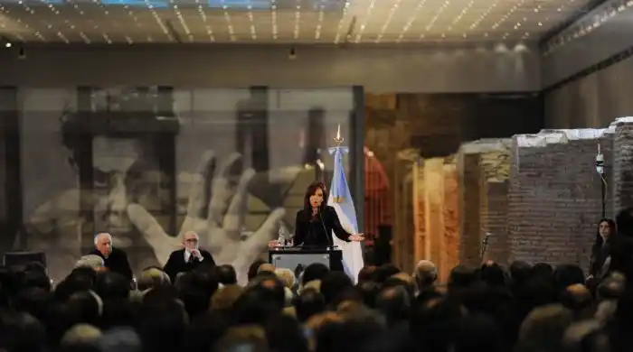 30 años de democracia: Cristina encabeza acto en el Museo del Bicentenario