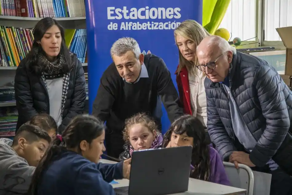 Se pusieron en marcha las Estaciones de Alfabetización: "Queremos recuperar nuestra educación, que está tan golpeada"