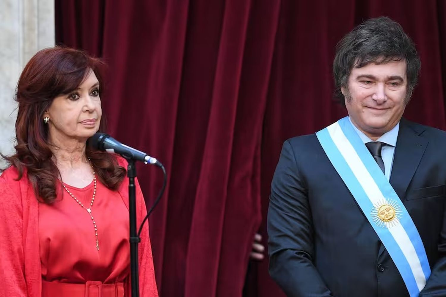 Cristina Kirchner saludó a Milei por el cumpleaños y le advirtió que le van a soltar la mano para luego descartarlo