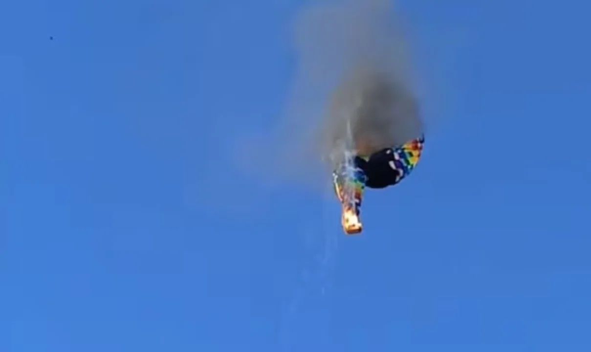 El globo aerostático se incendió en pleno vuelo