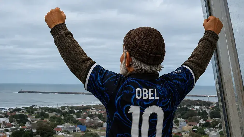 Obel volvió con sus efemérides locales: radios de los años 30, Gardel y el deporte necochense en un nuevo video