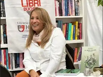 Noelia Rodríguez presentó su primer libro: "El Arte del Ser: Monólogo"