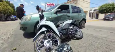 Joven hospitalizada en Venado Tuerto tras chocar con un auto