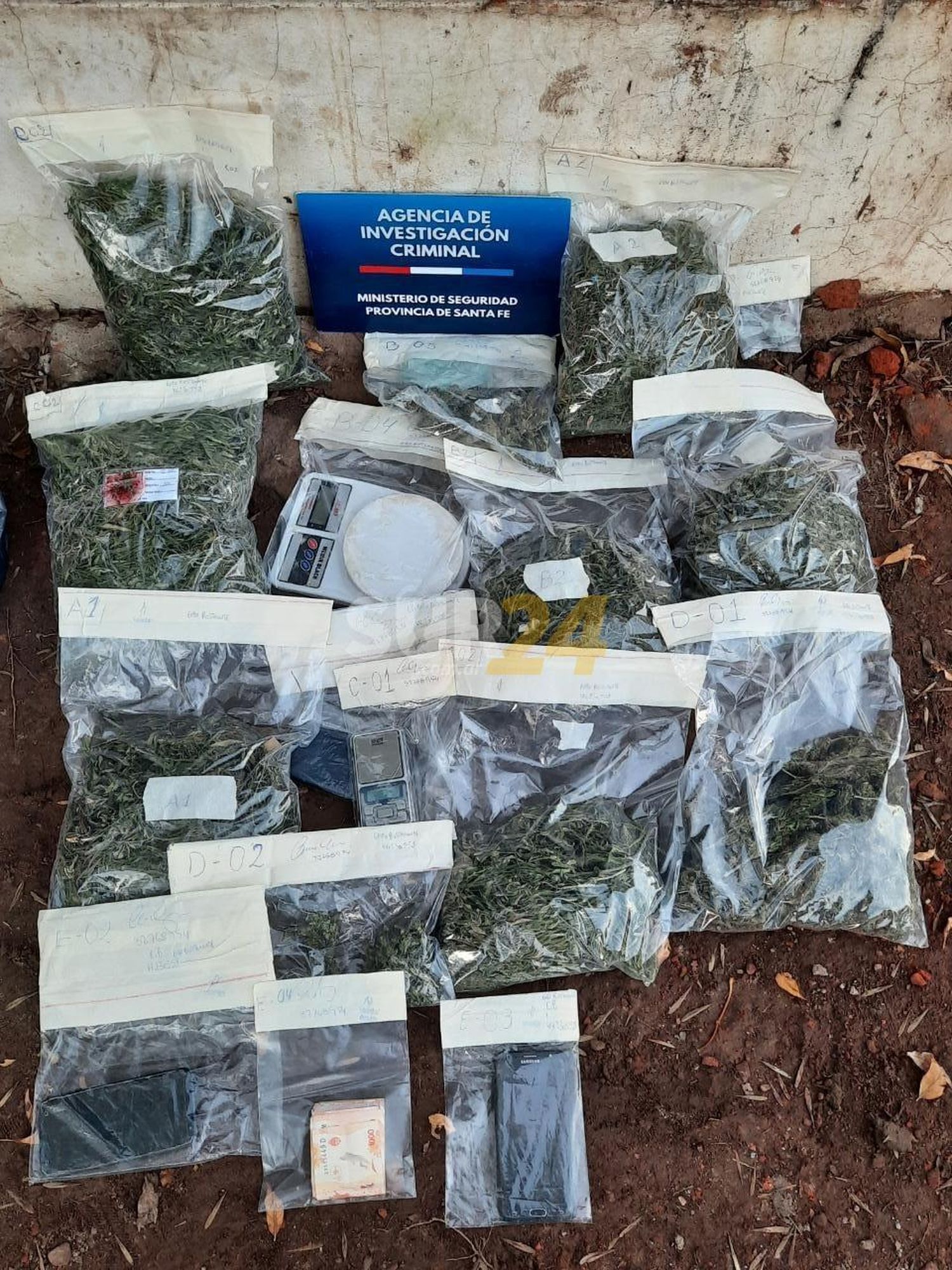Buscaban una moto robada y encontraron más de un kilo de marihuana cosechada en Venado Tuerto