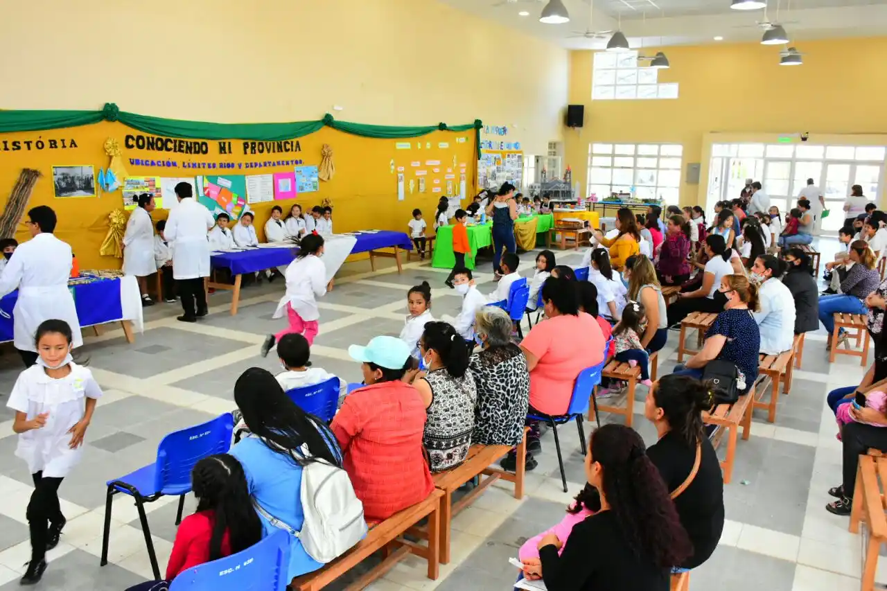 Alumnos y alumnas de la EPEP 520 del barrio Luján participaron con gran dedicación del 1º Encuentro “Conociendo Mi Provincia”.