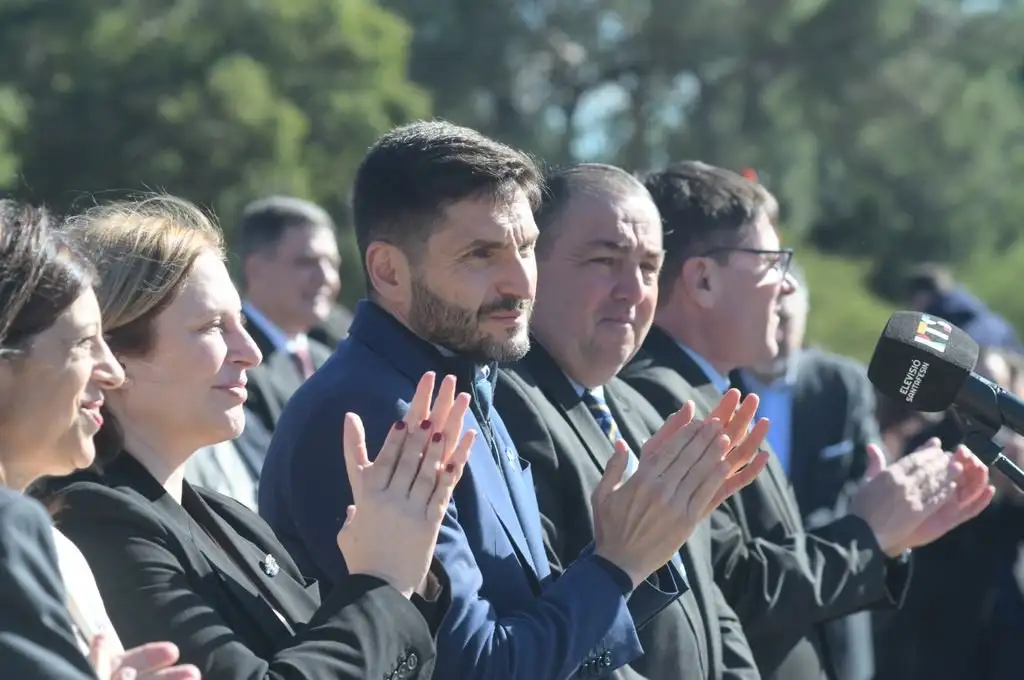 El gobernador Pullaro destacó "todo lo que representa Santa Fe en la Constitución de nuestro país".