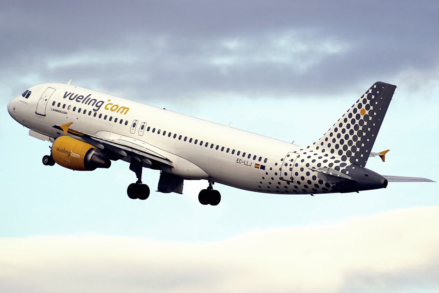 Vueling suma tres nuevas rutas