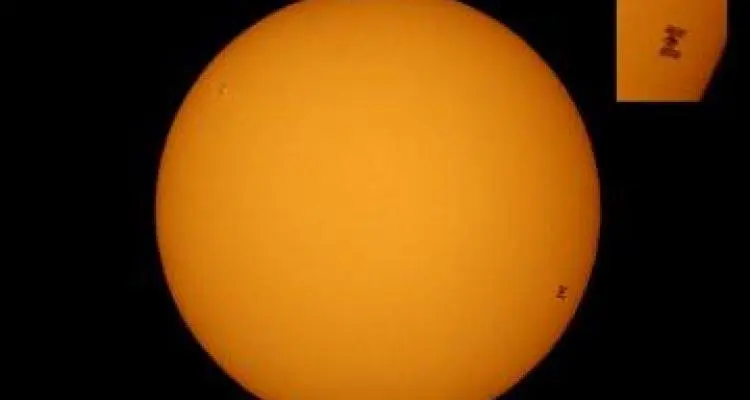 Astrónomos fotografían estación espacial desde El Sueño del Tano