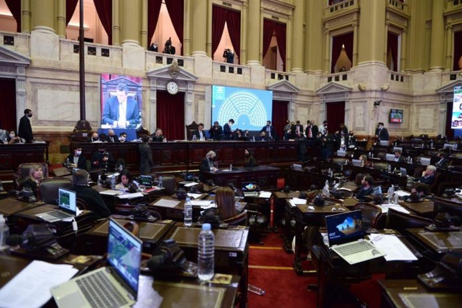 Alerta en Diputados: un legislador que estuvo en la última sesión dio positivo