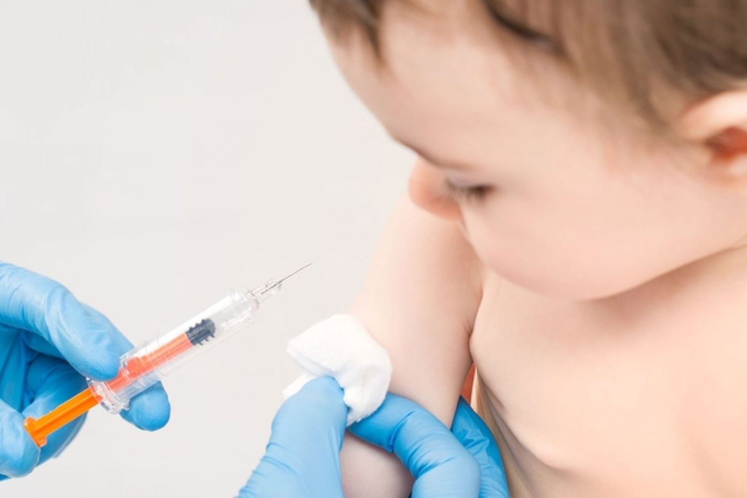 La vacuna antigripal y las de calendario están disponibles en los Centros de Salud