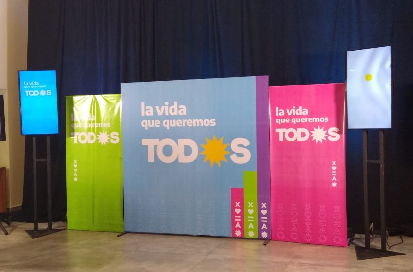 El kirchnerismo aguarda el resultado en el Hotel Riviera