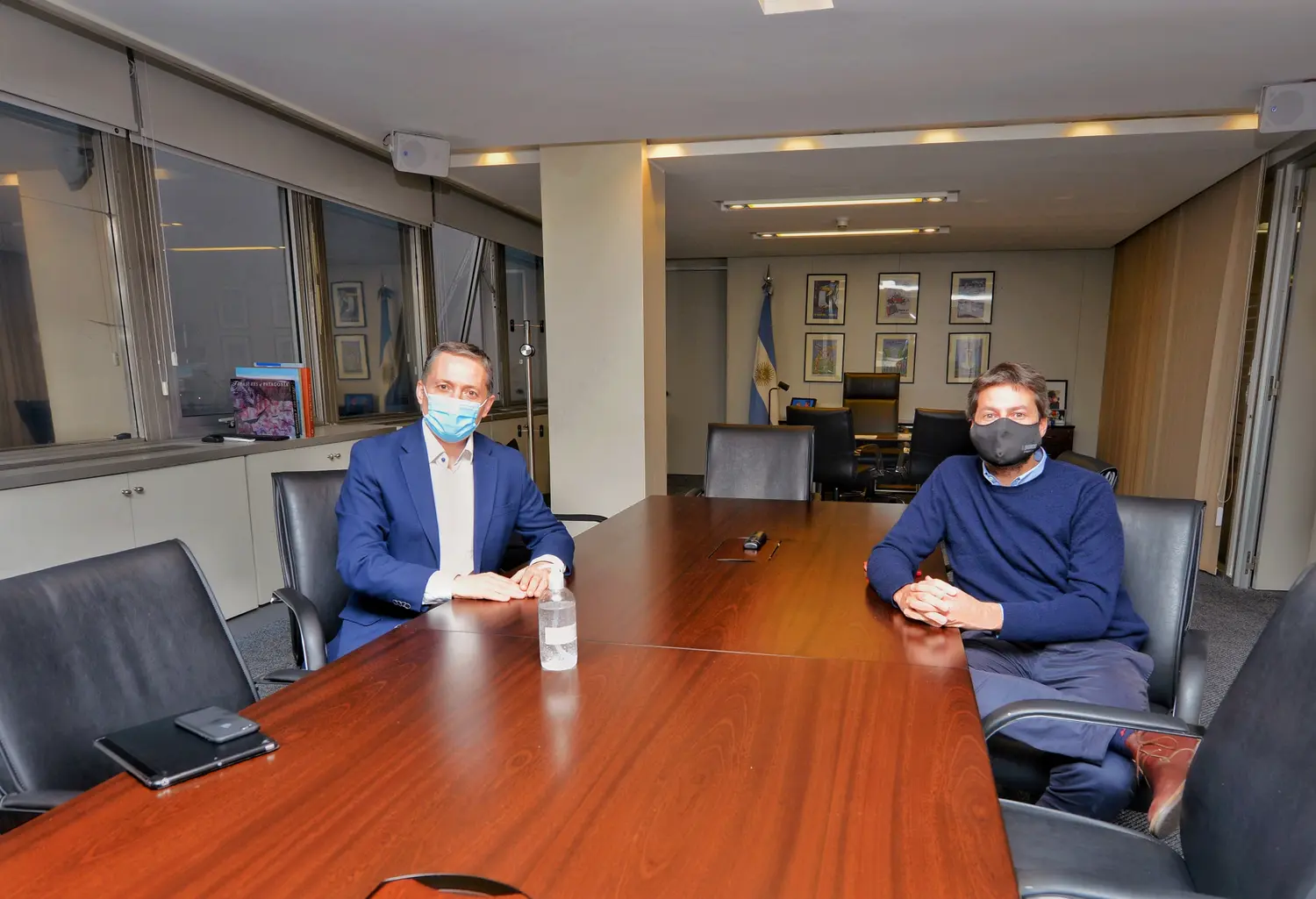 Gray se reunió con Lammens por los clubes de barrio