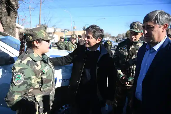 "Para esto nos votaron": Kicillof llevó obras, seguridad y viviendas a Henderson y Bolívar en plena tensión con Nación