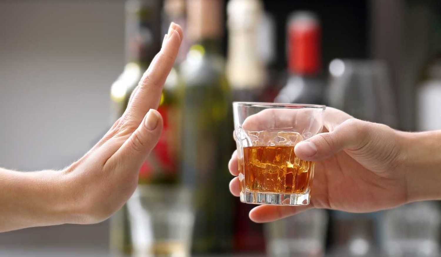 El alcohol puede tener efectos tóxicos incluso en dosis más bajas por eso es importante que los adolescentes aprendan a elegir no tomar