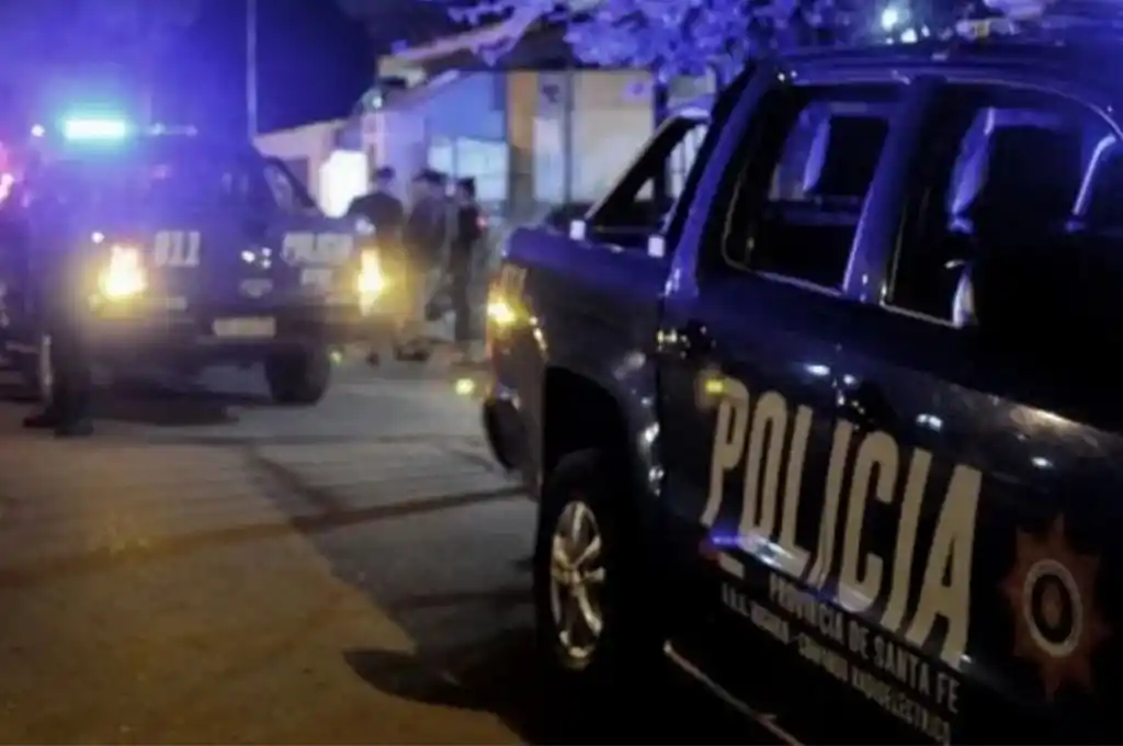 Un santafesino atropelló el portón de entrada y prendió fuego la casa de su expareja