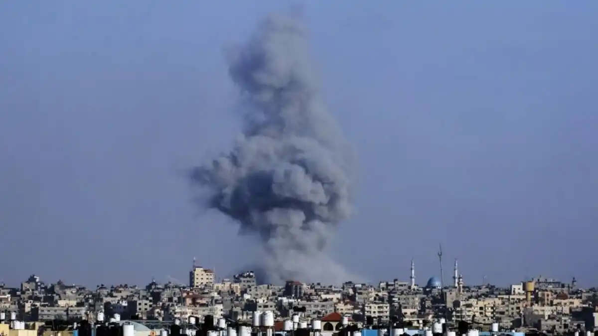 ¡NO HACE CASO! Israel bombardea Gaza de norte a sur