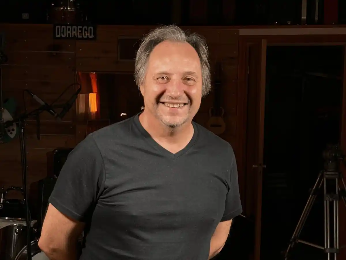 Sergio Santi llevará su propuesta al Teatro Ideal.
