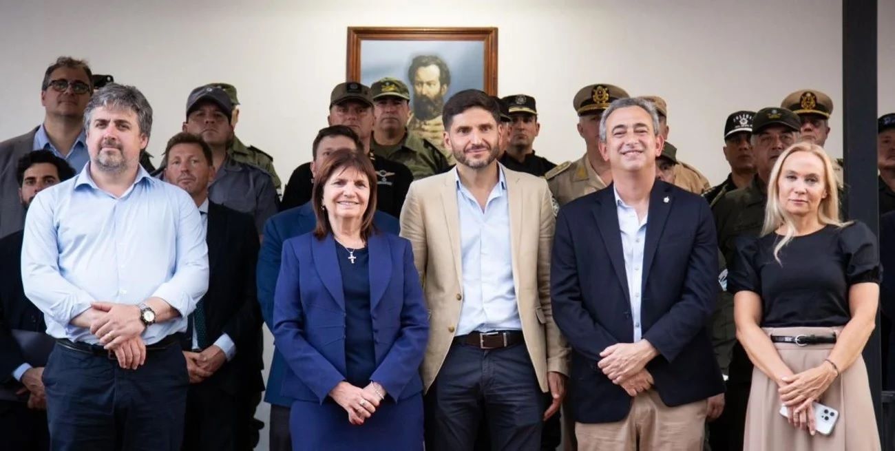 Bullrich, Pullaro y Javkin, junto a la titular del MPA, María Cecilia Vranicich, y funcionarios de Seguridad, analizaron la marcha del Plan Bandera.