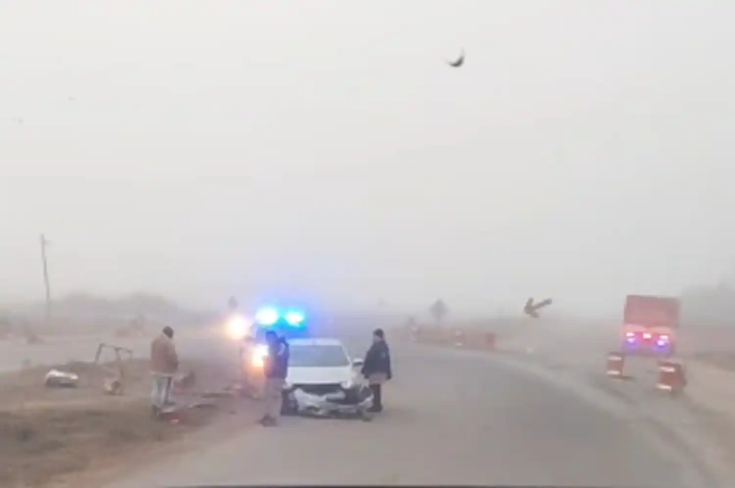 Accidente en medio de la niebla: un auto despistó en el desvío en RN34