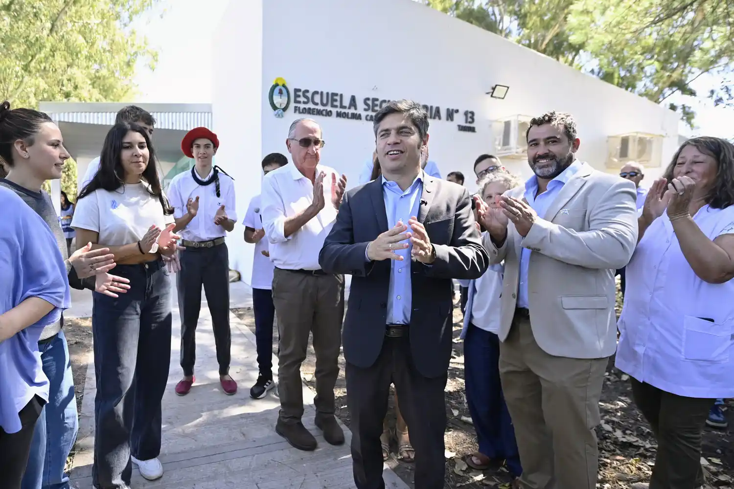 Kicillof inauguró un edificio escolar en un paraje de Tandil