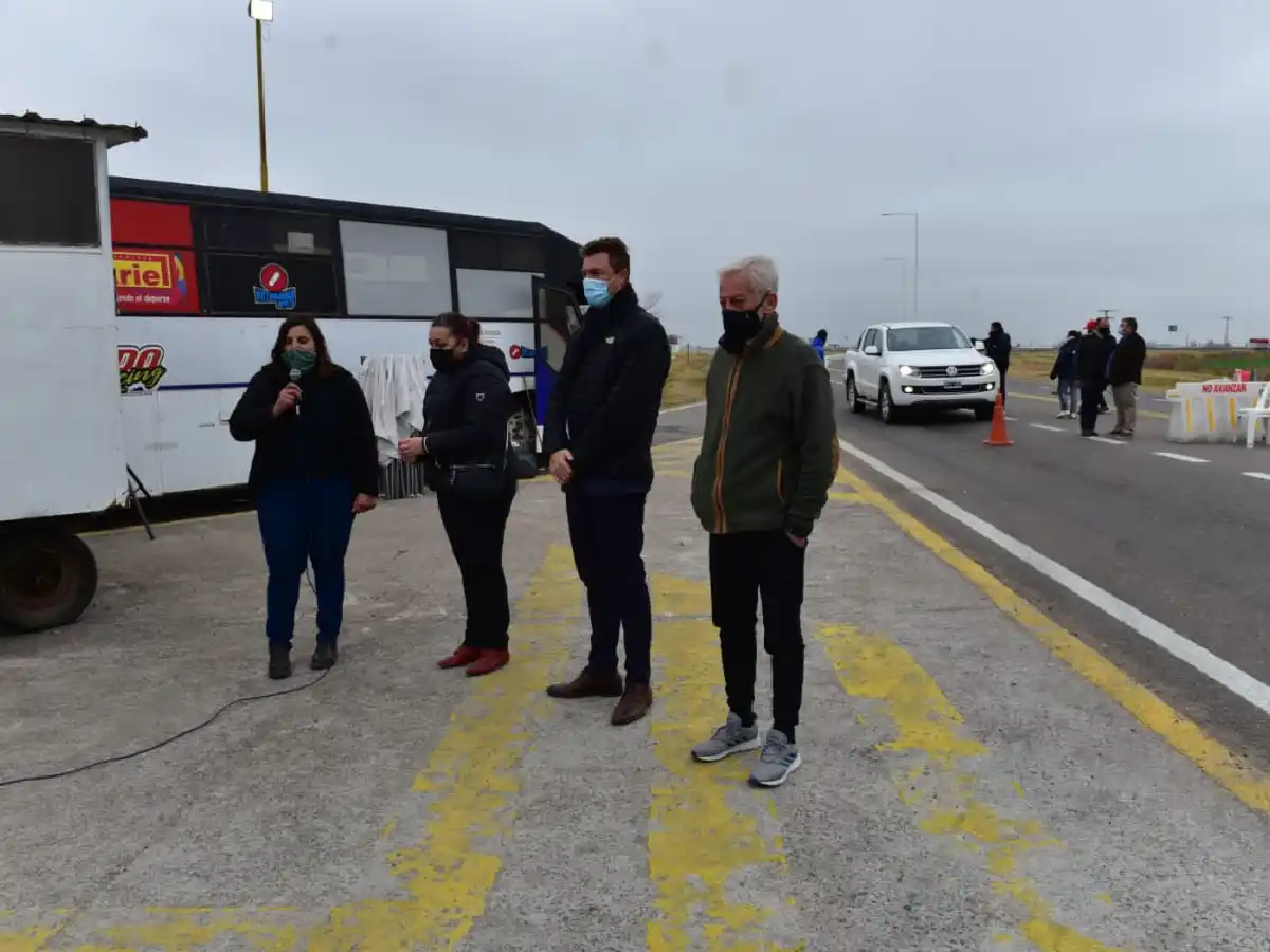 Coronavirus: en el acceso Josefina empezaron a hisopar a los viajeros