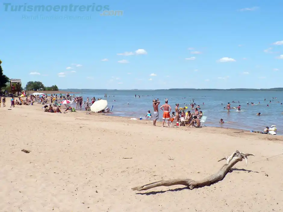 Guardavidas de Concordia plantean inquietudes laborales en plena temporada